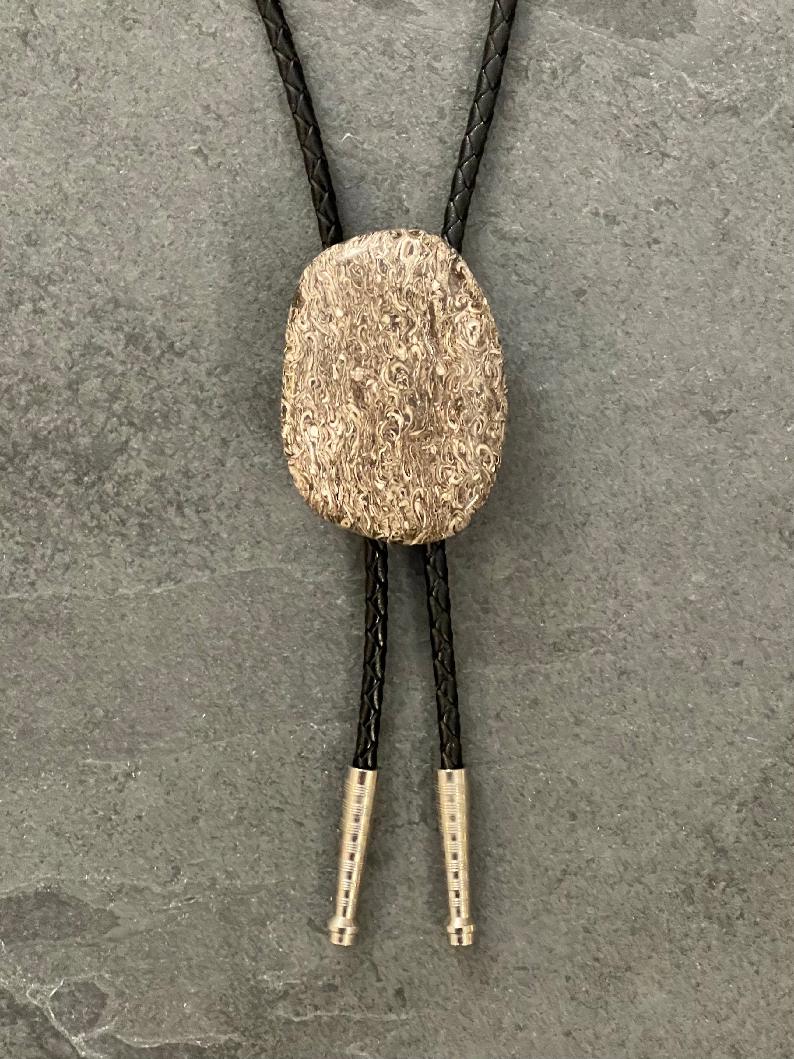 Seashell Medley – Coquina Jasper Bolo Tie