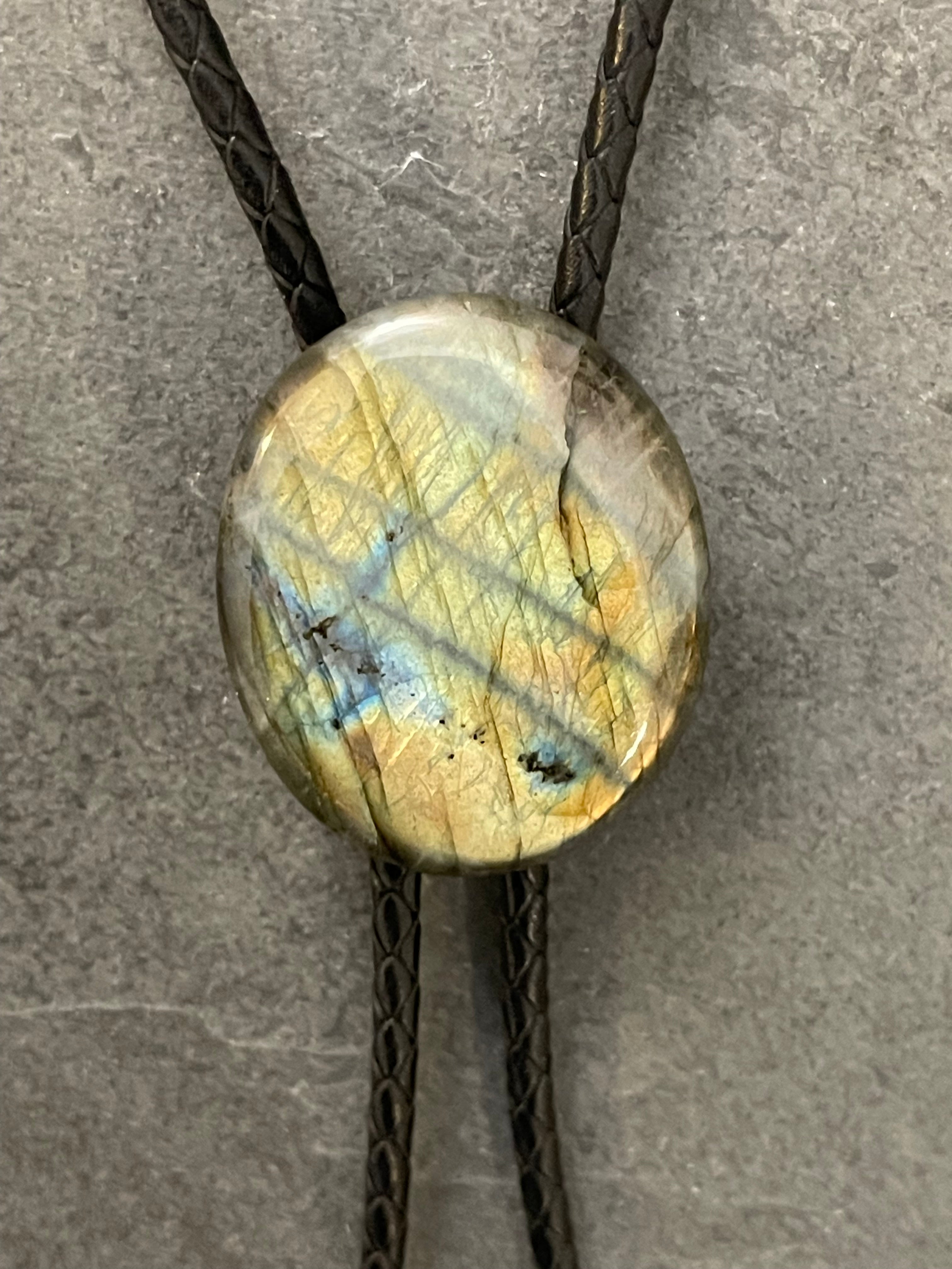 Vivid Flash – Labradorite Bolo Tie